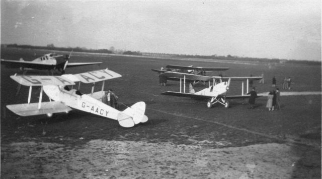 g-aacy dh moth 0022-0002